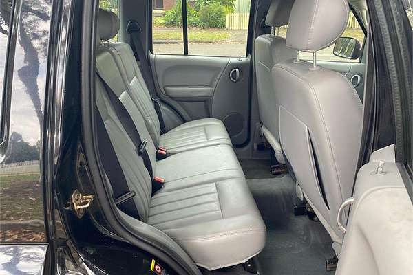 2005 Jeep Cherokee Limited KJ