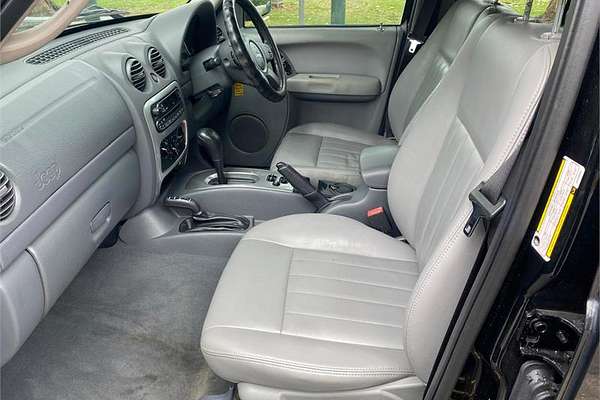 2005 Jeep Cherokee Limited KJ