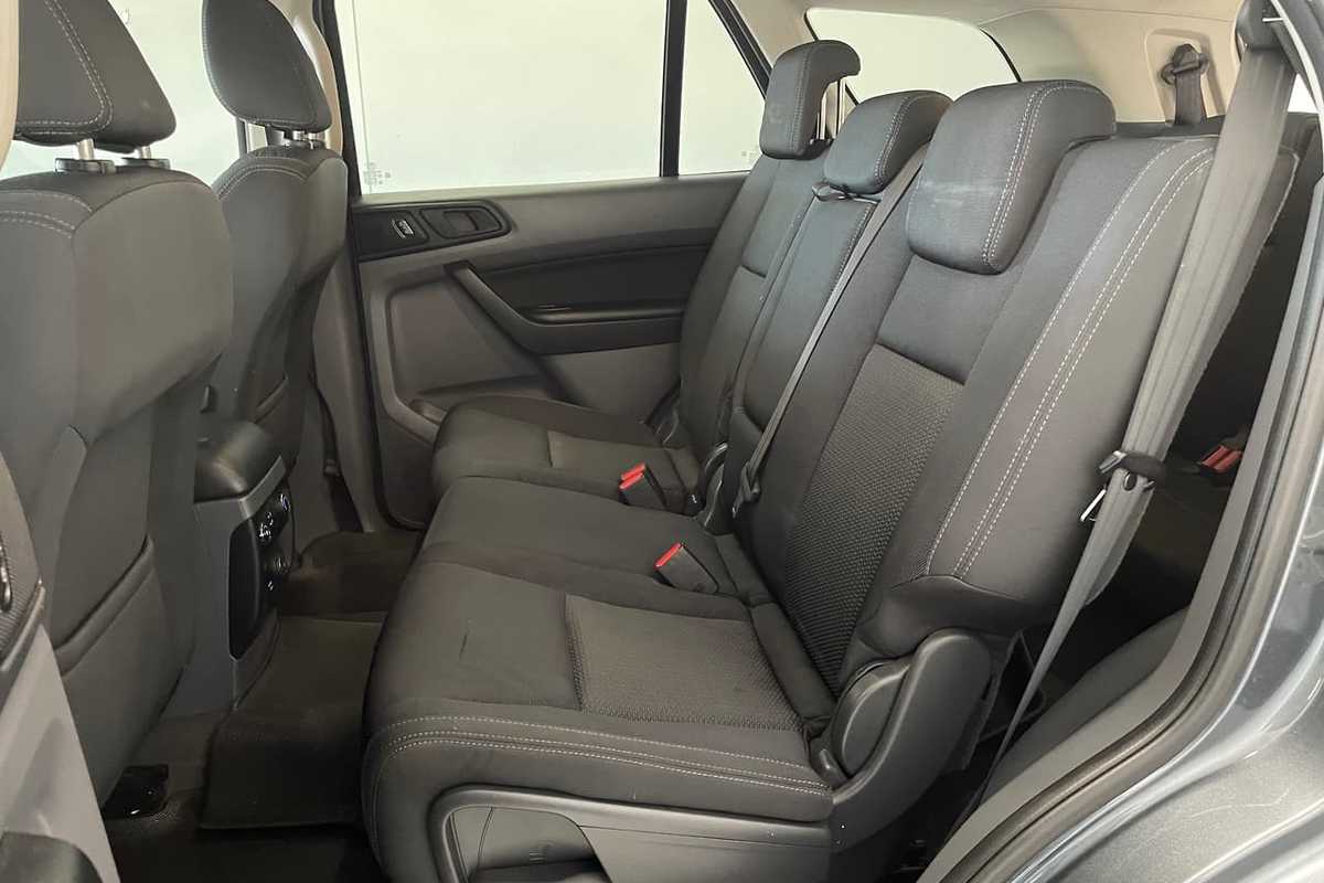 2015 Ford EVEREST Ambiente UA