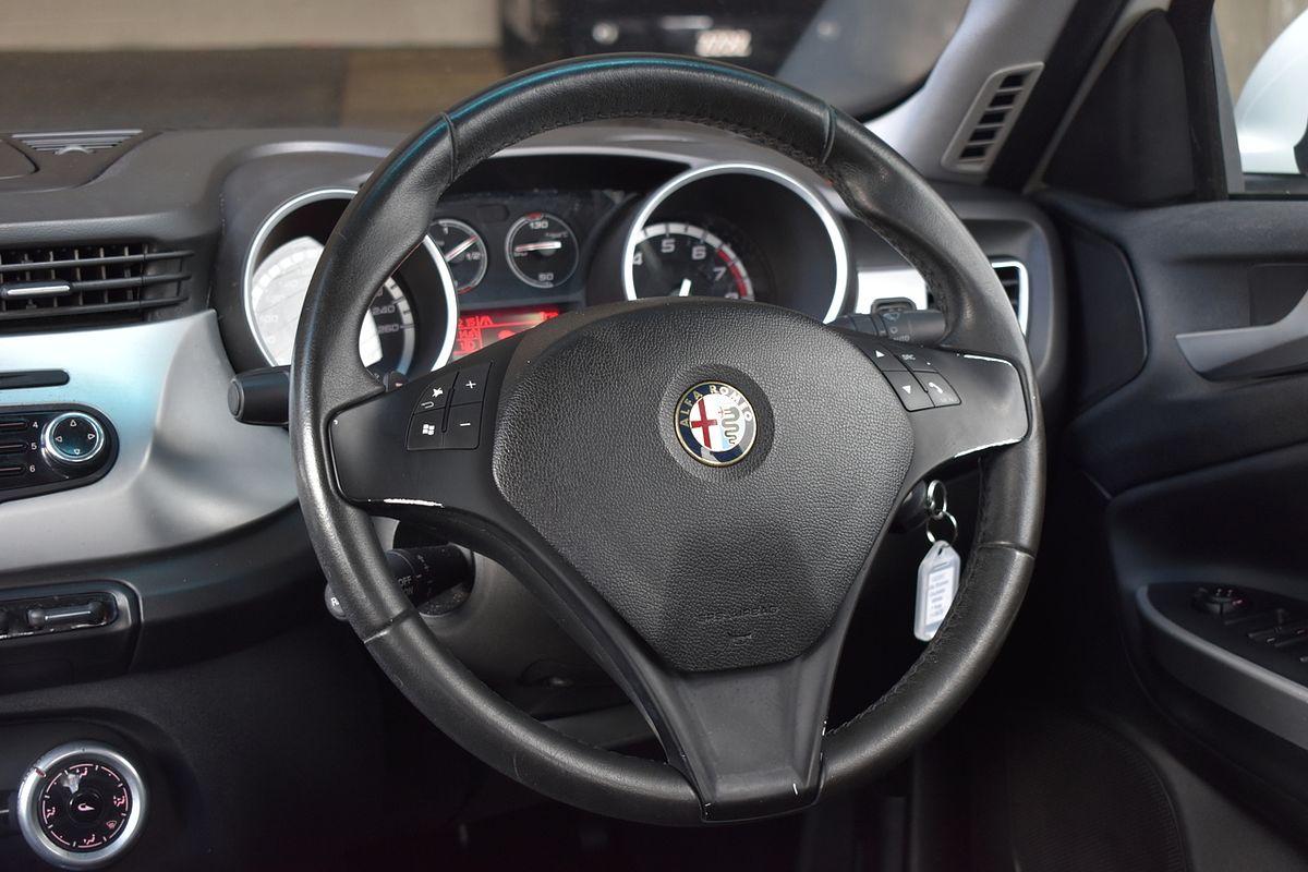 2013 Alfa Romeo Giulietta Progression Series 0