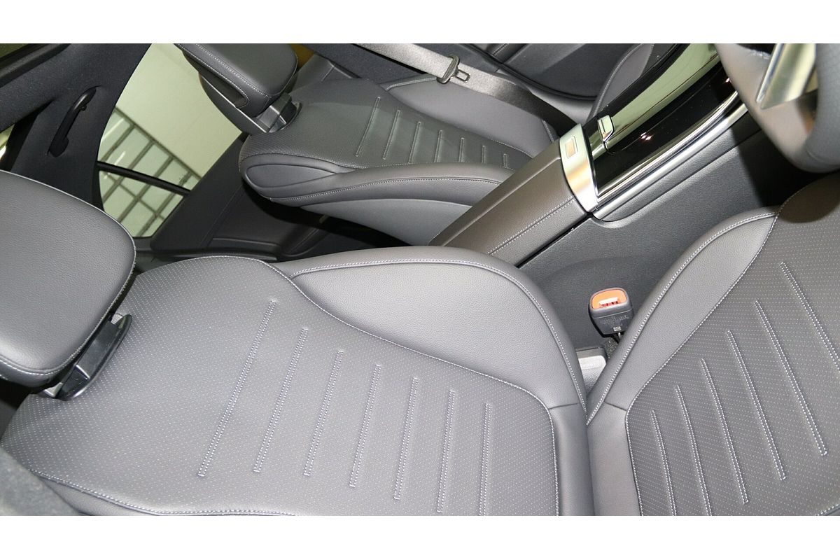 2023 Mercedes-Benz C-Class C300 W206