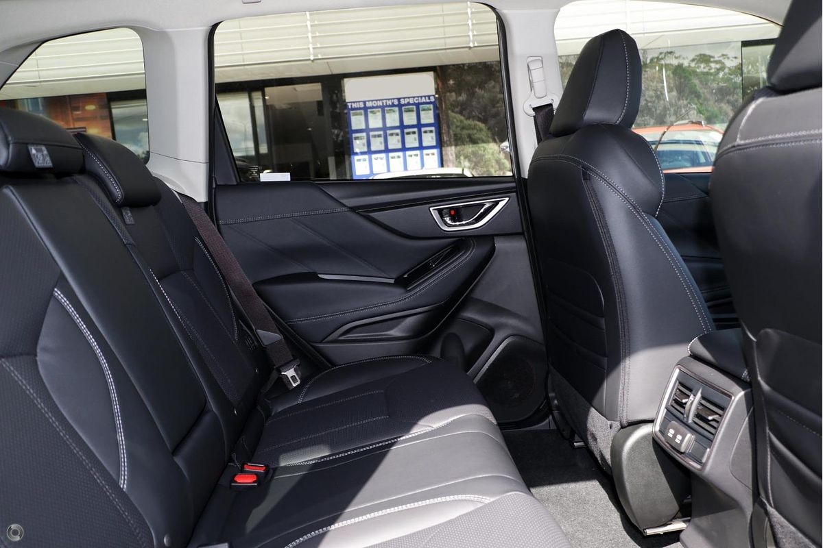 2023 Subaru Forester Hybrid S S5