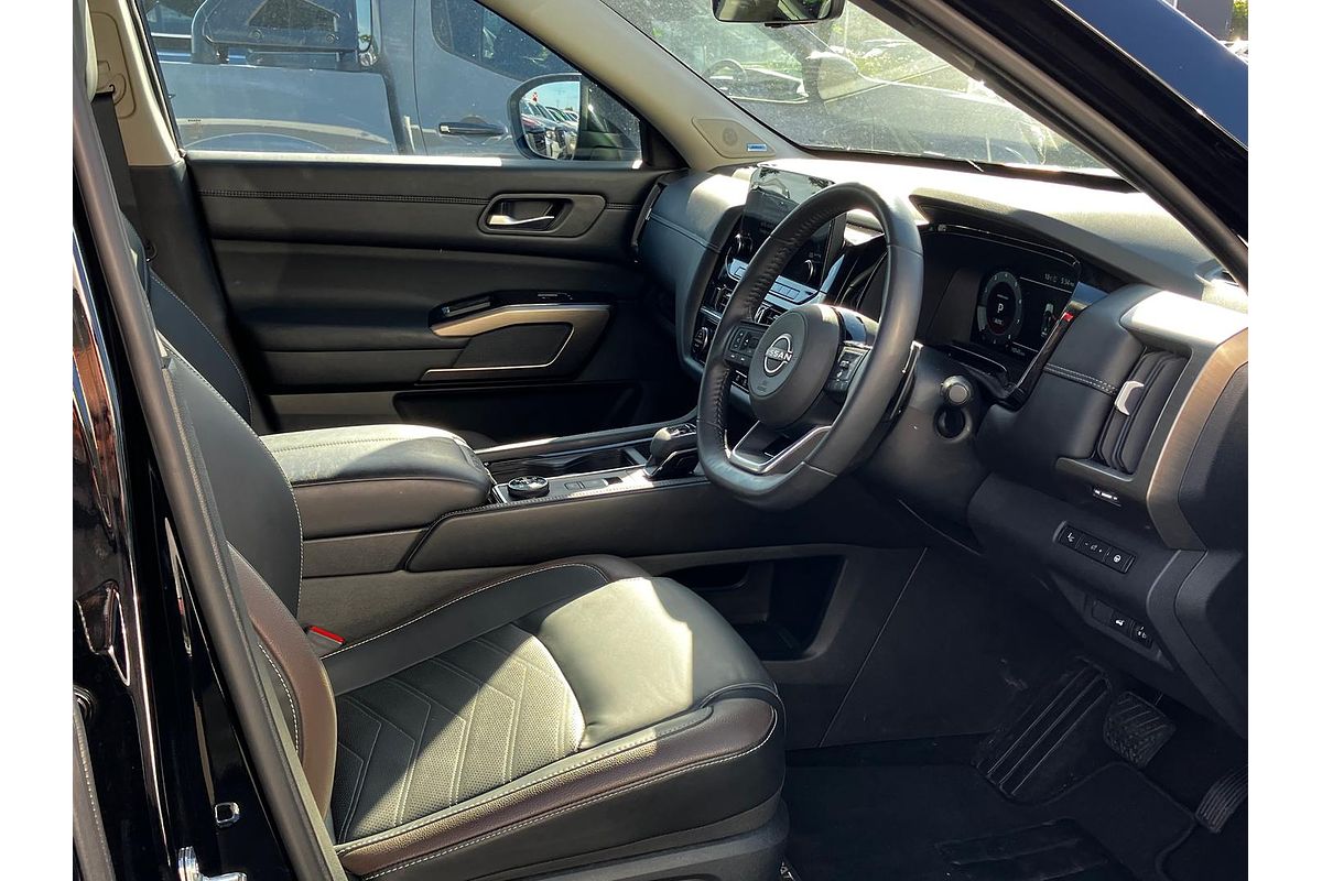 2023 Nissan Pathfinder Ti-L R53