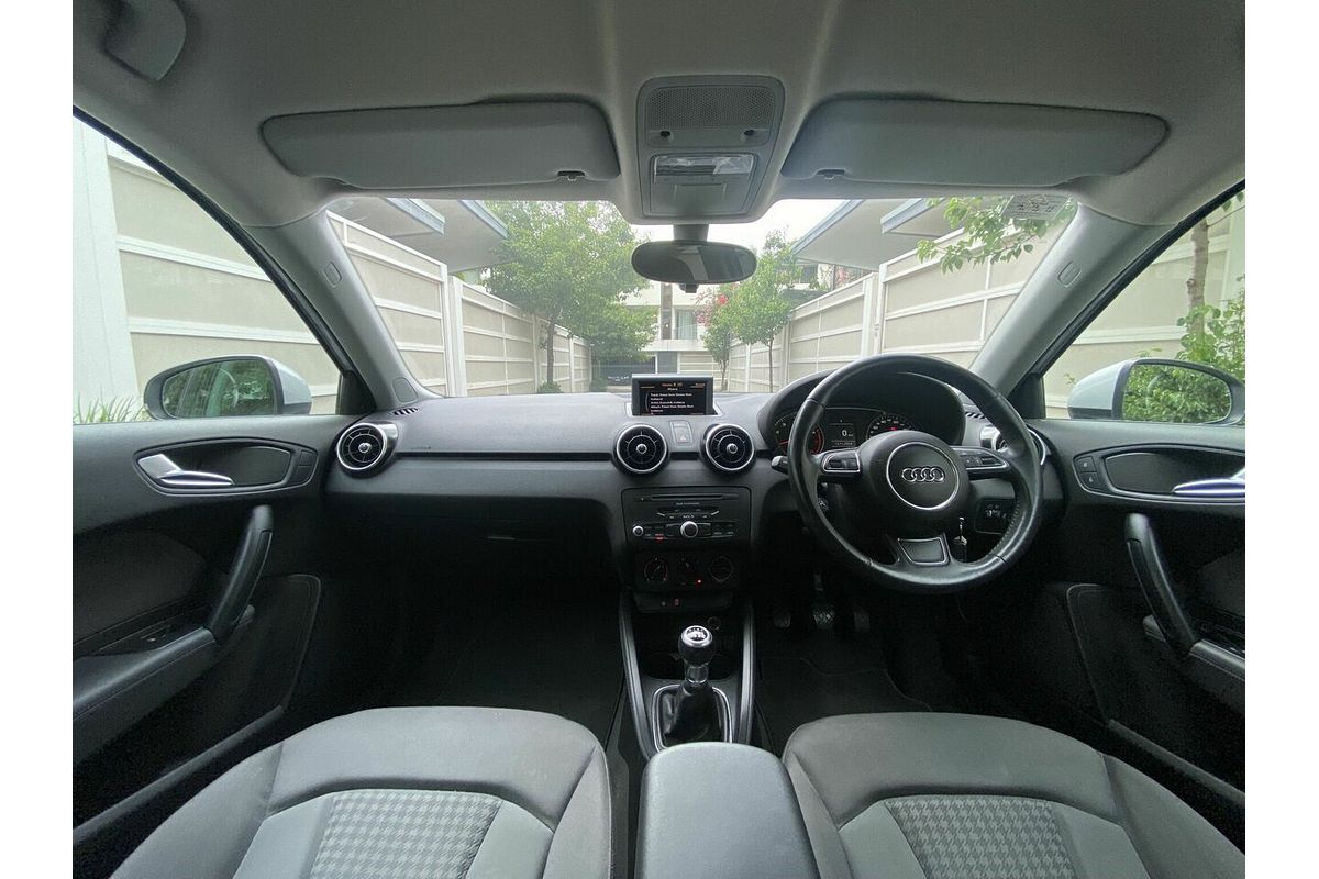 2011 Audi A1 Attraction 8X