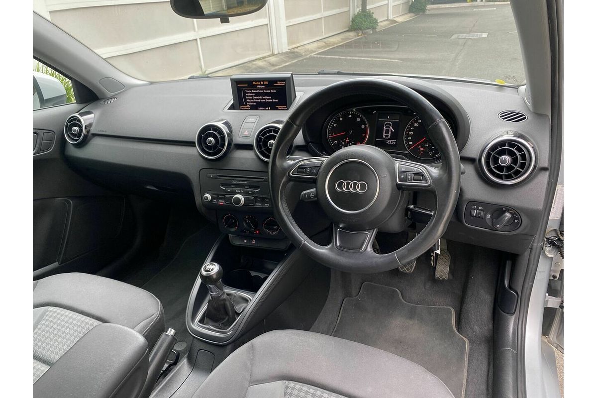 2011 Audi A1 Attraction 8X