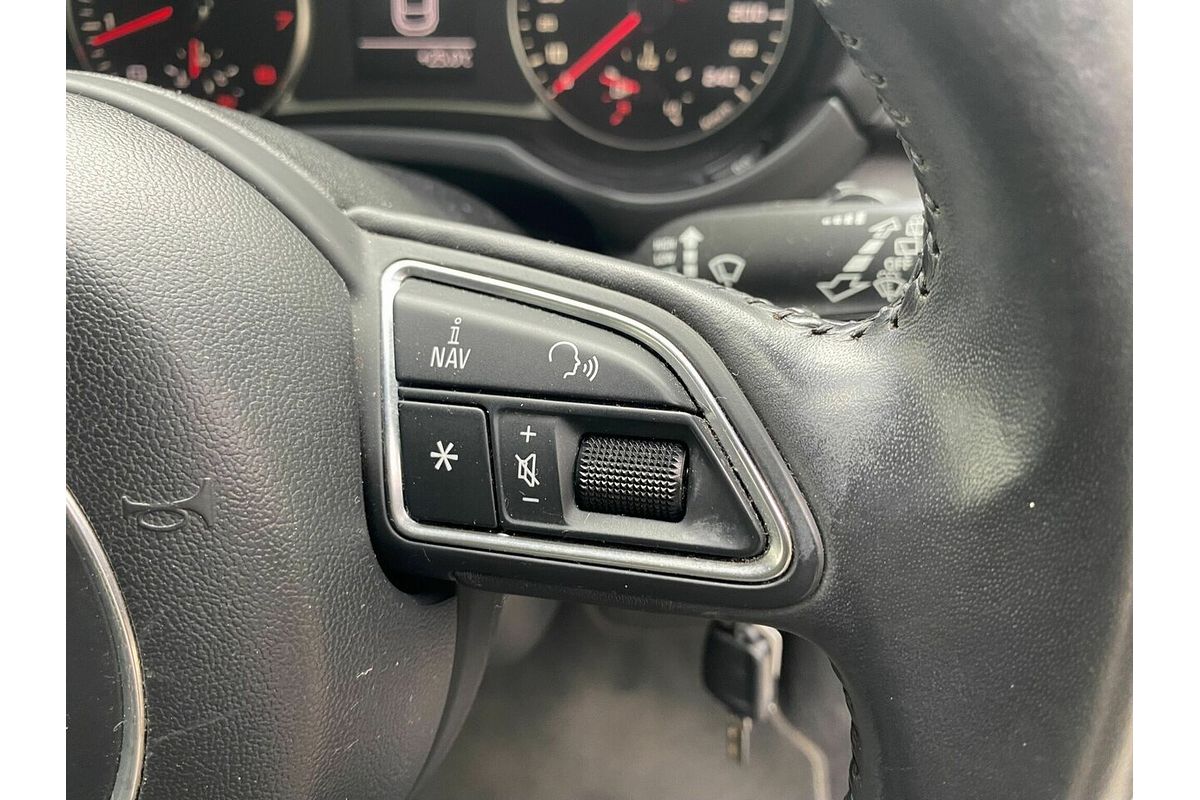 2011 Audi A1 Attraction 8X