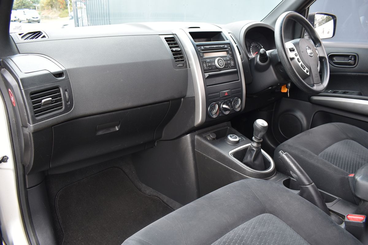 2010 Nissan X-TRAIL ST T31