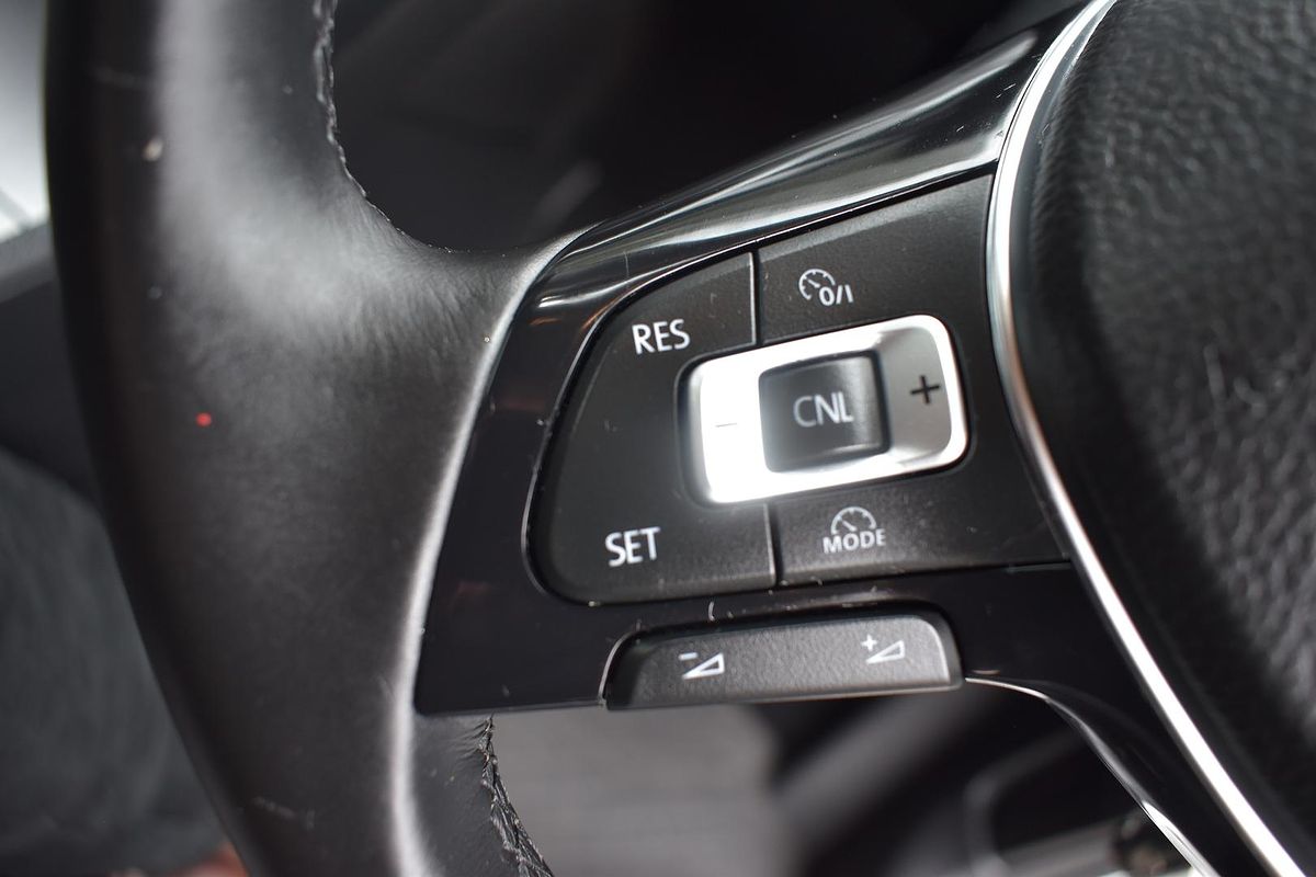 2015 Volkswagen Golf 92TSI 7