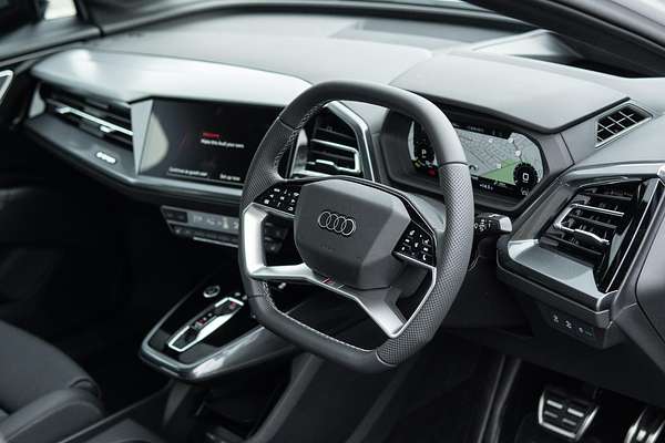 2024 Audi Q4 e-tron 55 F4