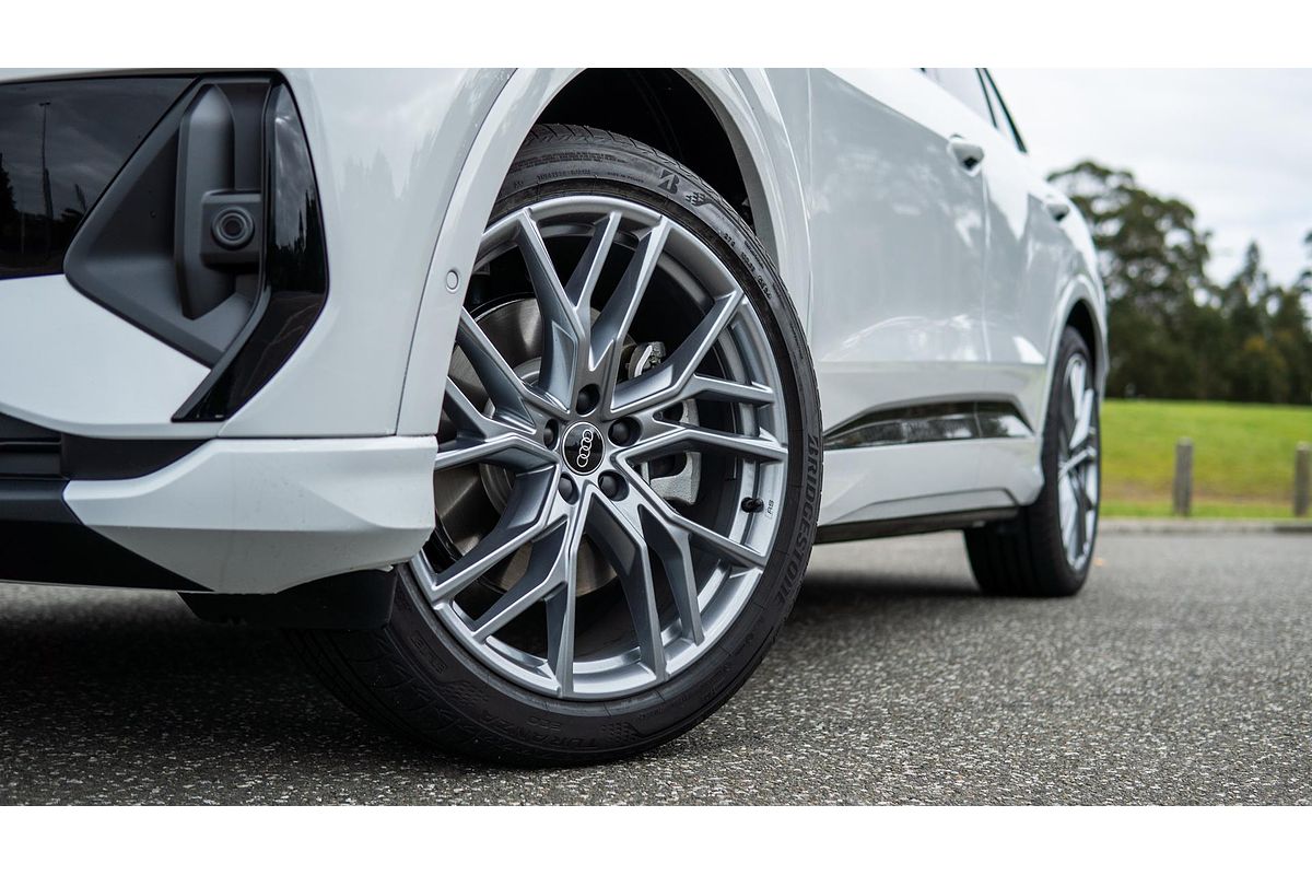 2024 Audi Q4 e-tron 55 F4