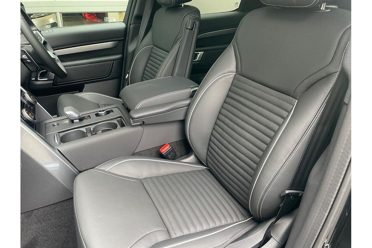 2024 Land Rover Discovery D300 Dynamic HSE Series 5