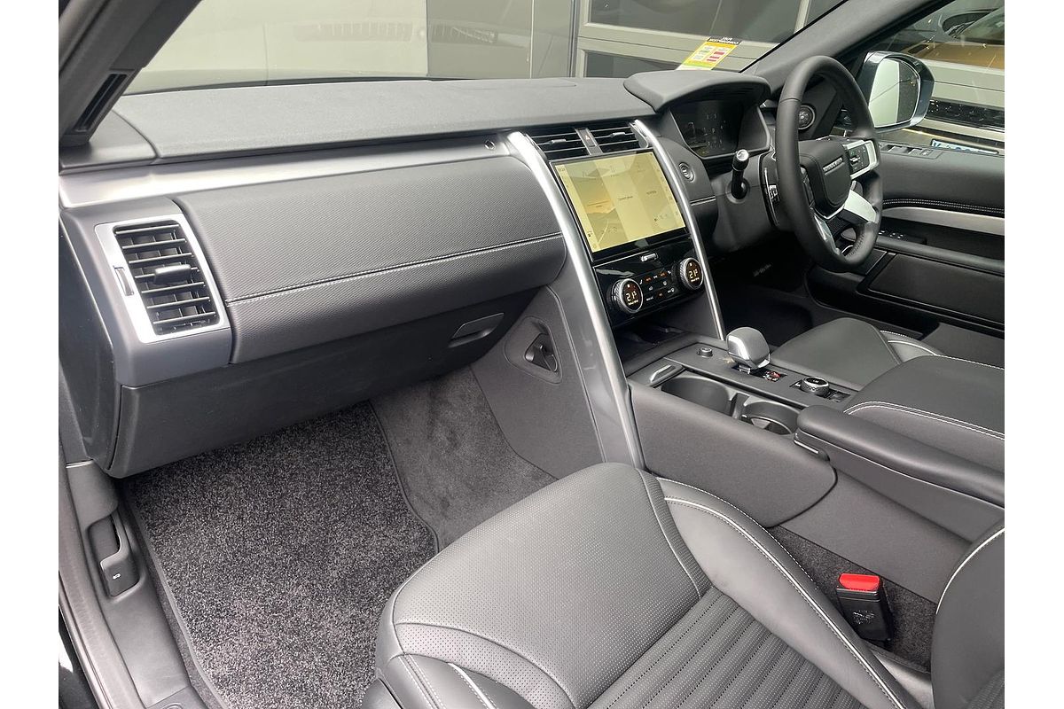 2024 Land Rover Discovery D300 Dynamic HSE Series 5