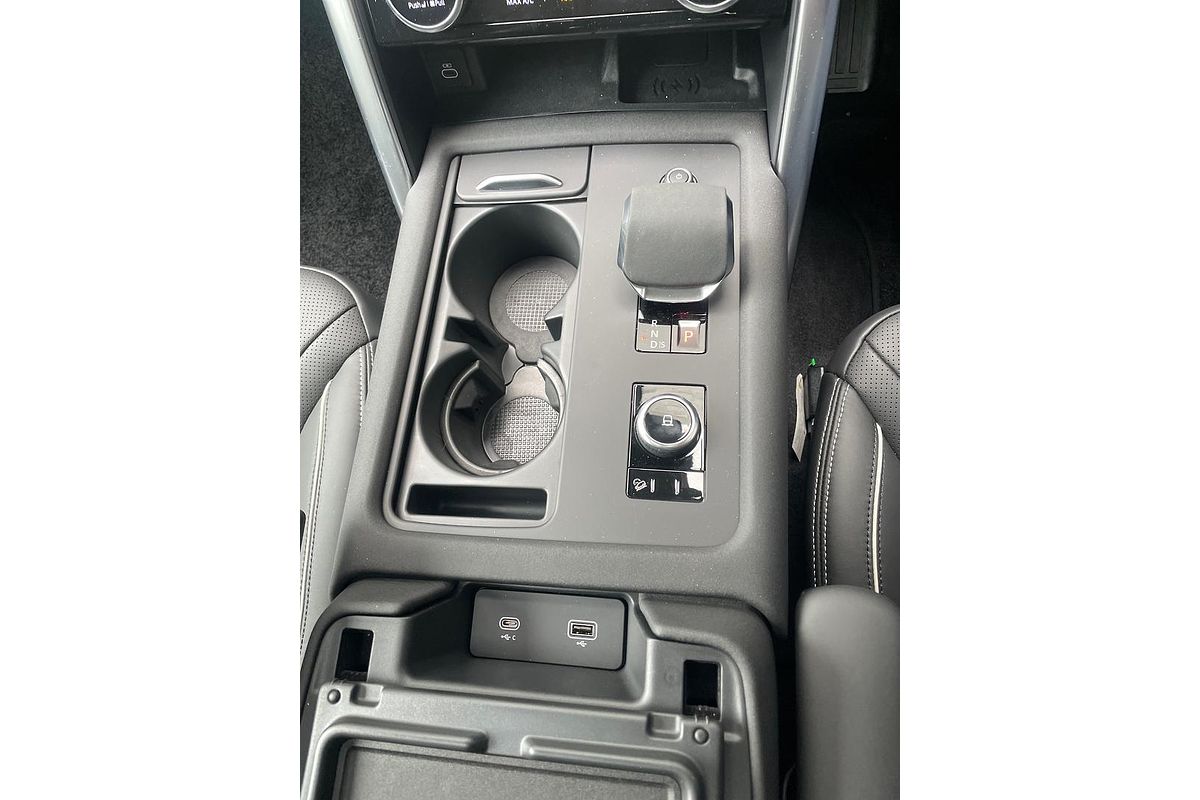 2024 Land Rover Discovery D300 Dynamic HSE Series 5
