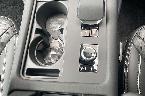 2024 Land Rover Discovery D300 Dynamic HSE Series 5