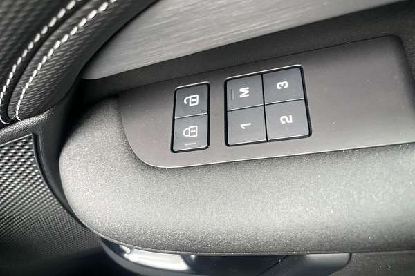 2024 Land Rover Discovery D300 Dynamic HSE Series 5