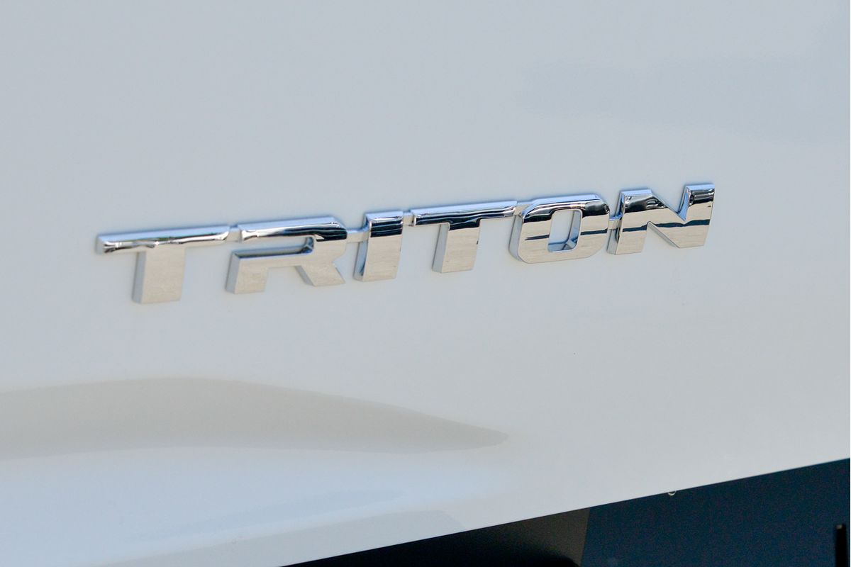 2024 Mitsubishi Triton GLX MV 4X4