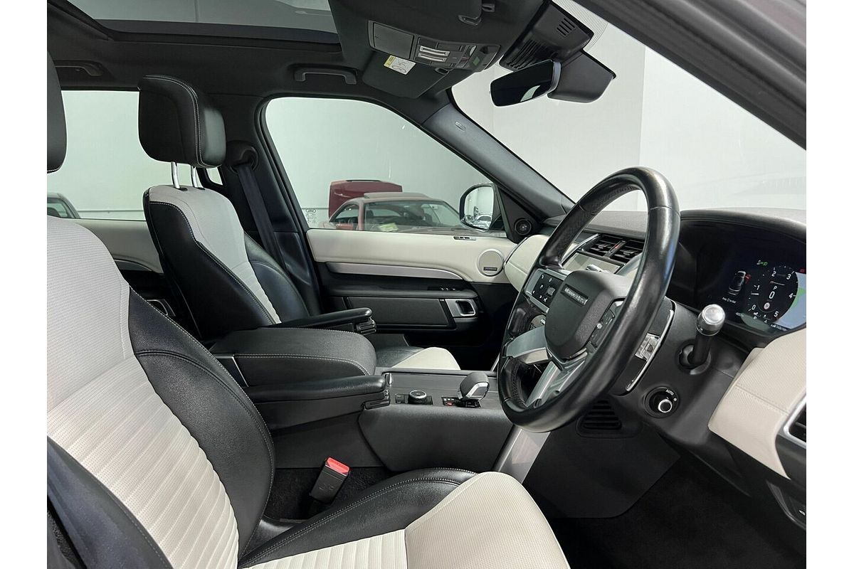 2021 Land Rover Discovery D300 R-Dynamic SE Series 5