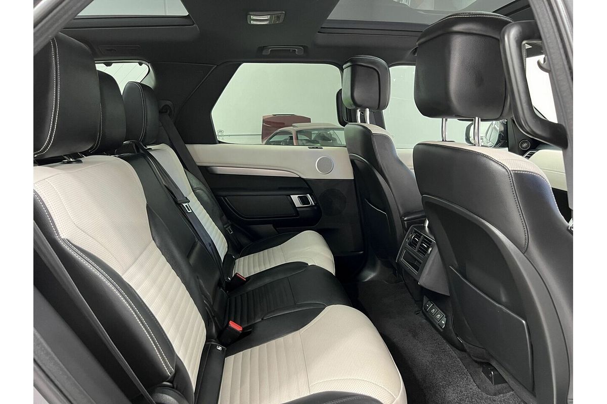 2021 Land Rover Discovery D300 R-Dynamic SE Series 5