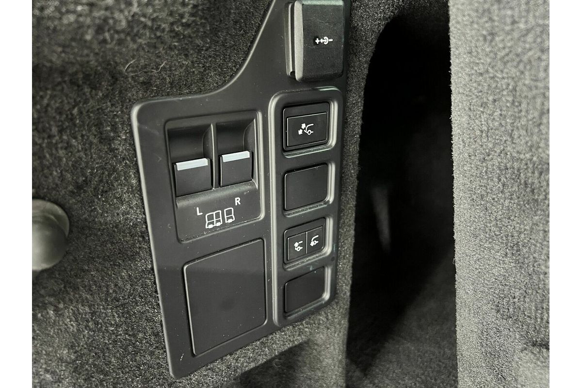 2021 Land Rover Discovery D300 R-Dynamic SE Series 5