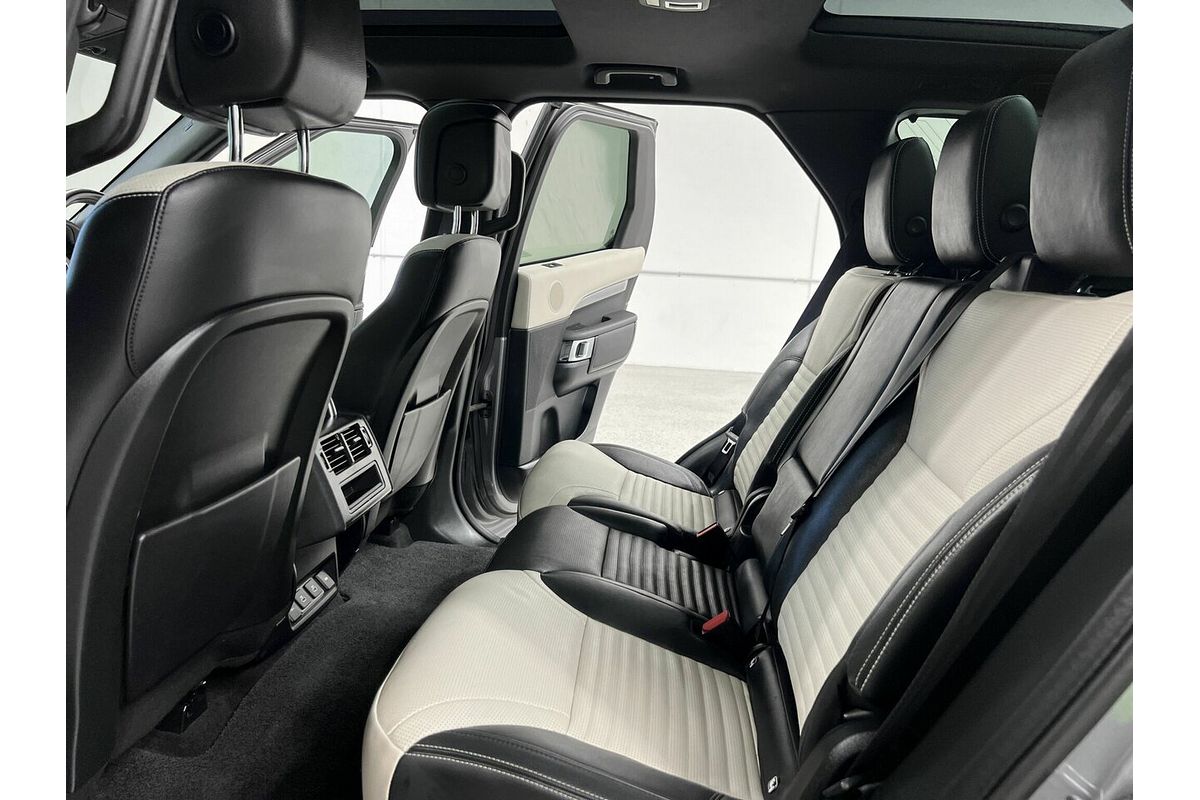 2021 Land Rover Discovery D300 R-Dynamic SE Series 5