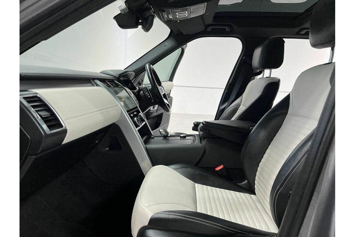 2021 Land Rover Discovery D300 R-Dynamic SE Series 5