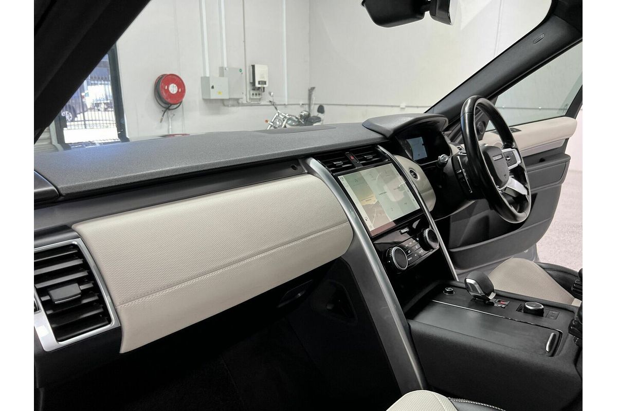 2021 Land Rover Discovery D300 R-Dynamic SE Series 5