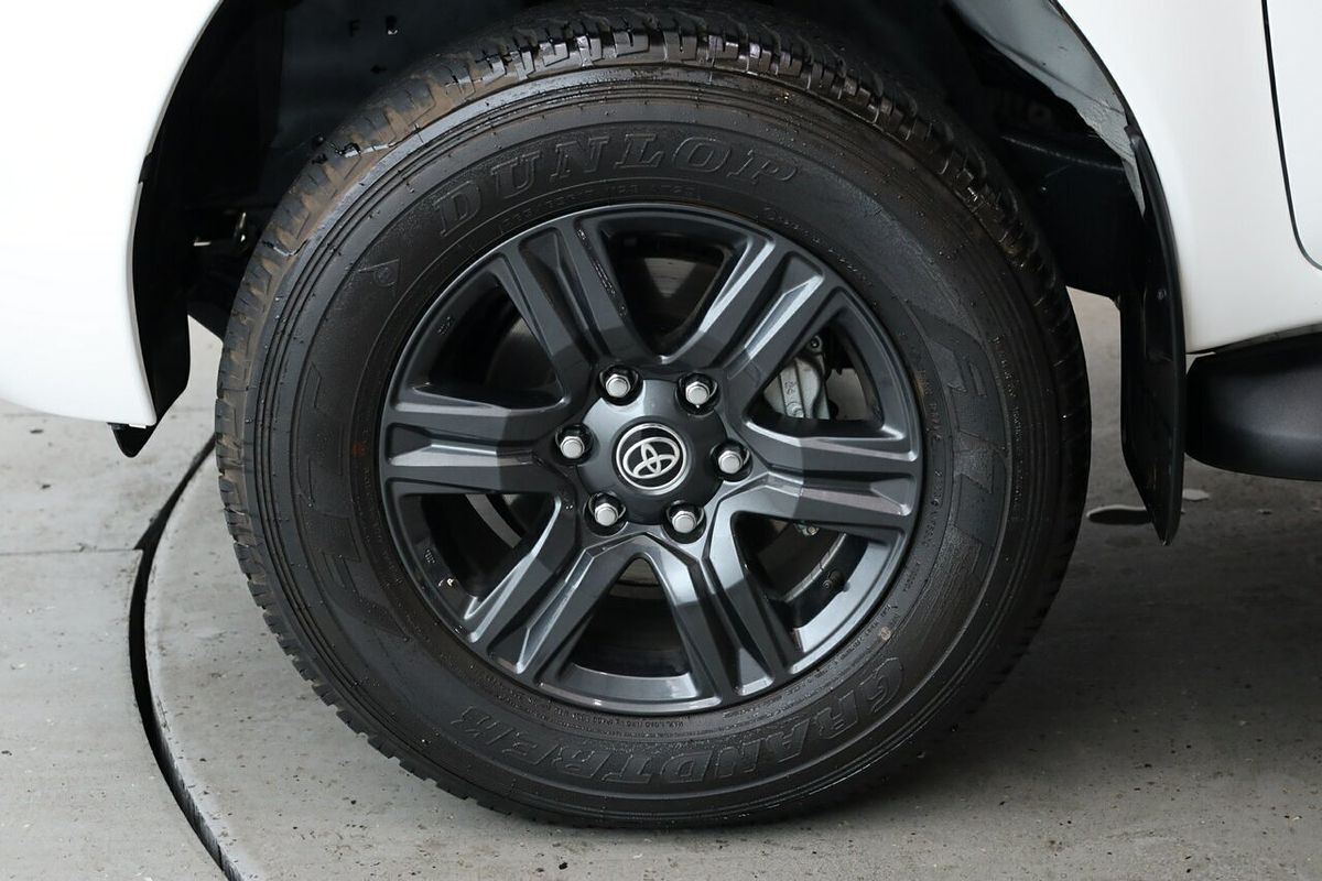 2024 Toyota Hilux SR GUN126R 4X4