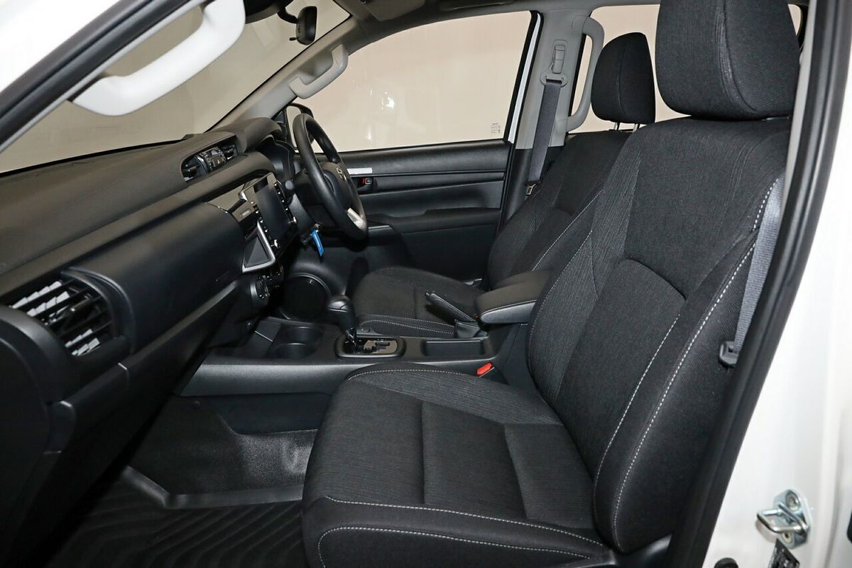 2024 Toyota Hilux SR GUN126R 4X4