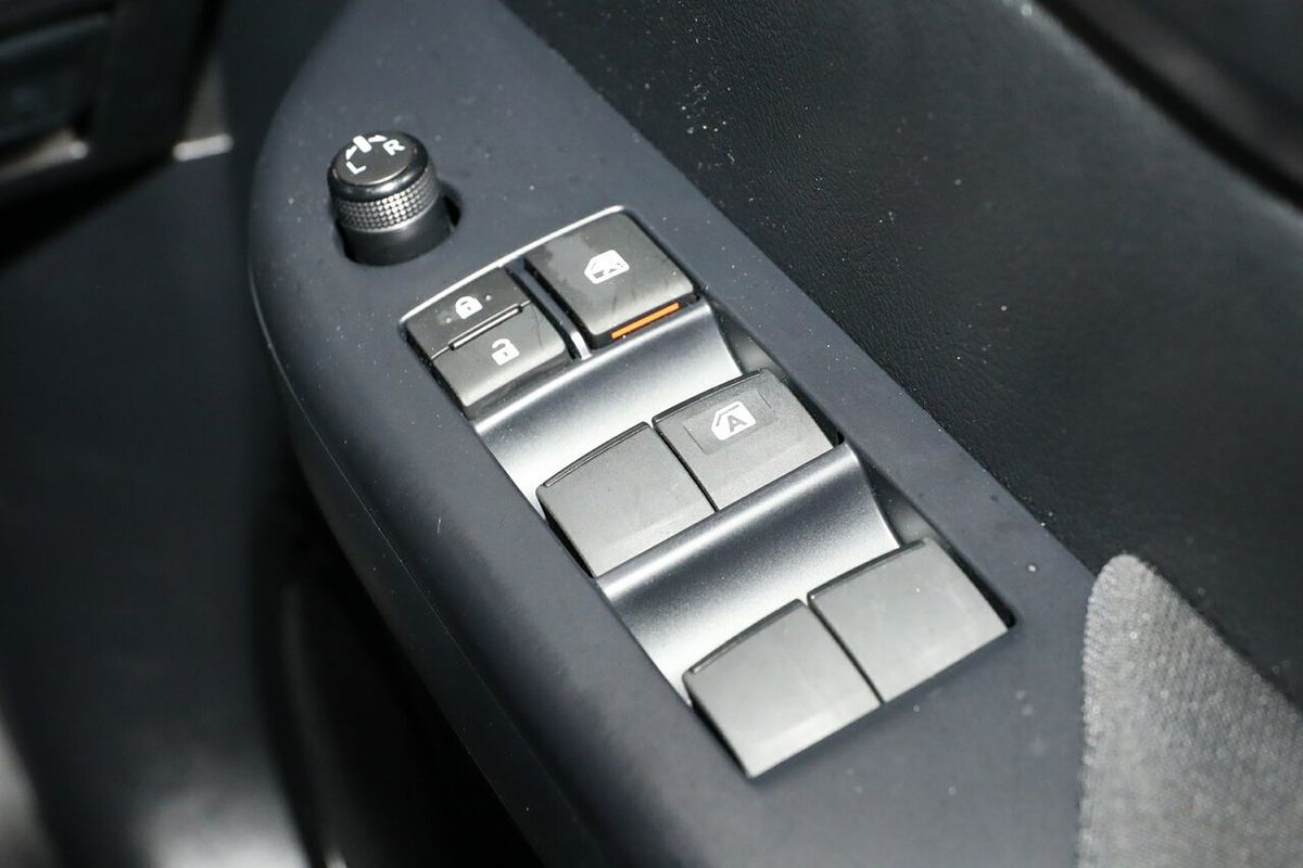 2024 Toyota Hilux SR GUN126R 4X4