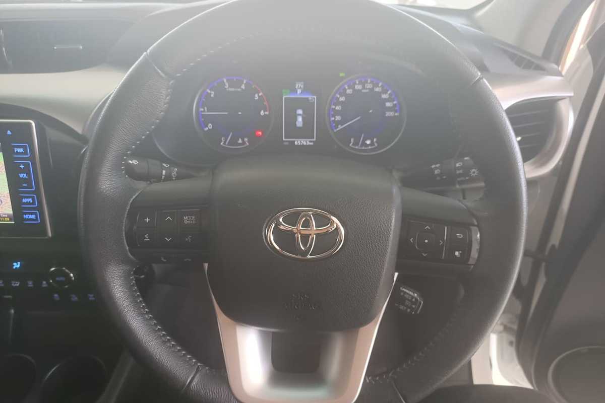 2015 Toyota HILUX SR5 GUN126R