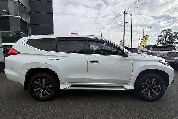 2016 Mitsubishi Pajero Sport GLS QE