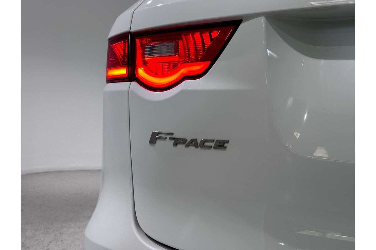 2018 Jaguar F-PACE 25t Prestige X761