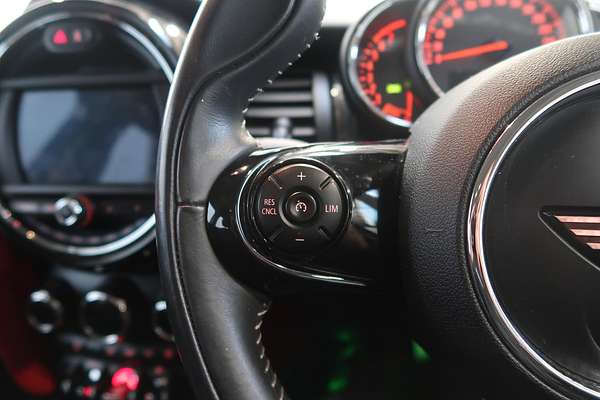 2018 MINI Hatch Cooper F55 LCI