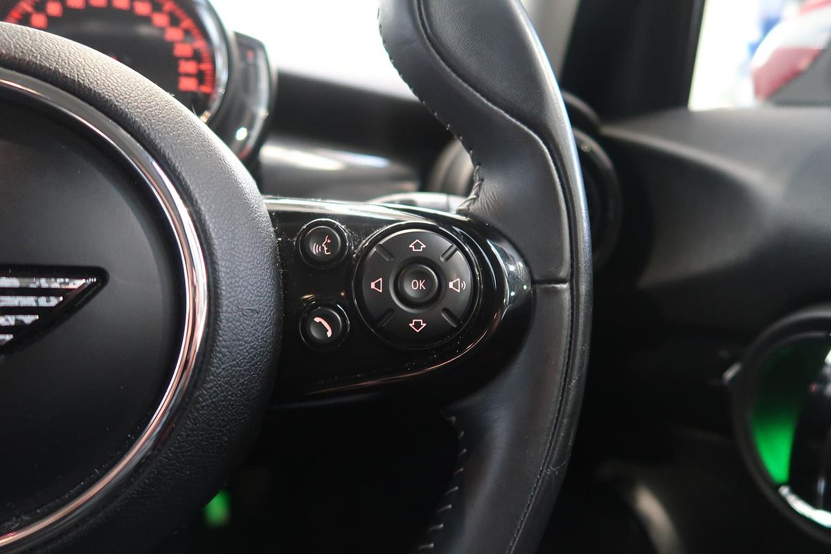 2018 MINI Hatch Cooper F55 LCI