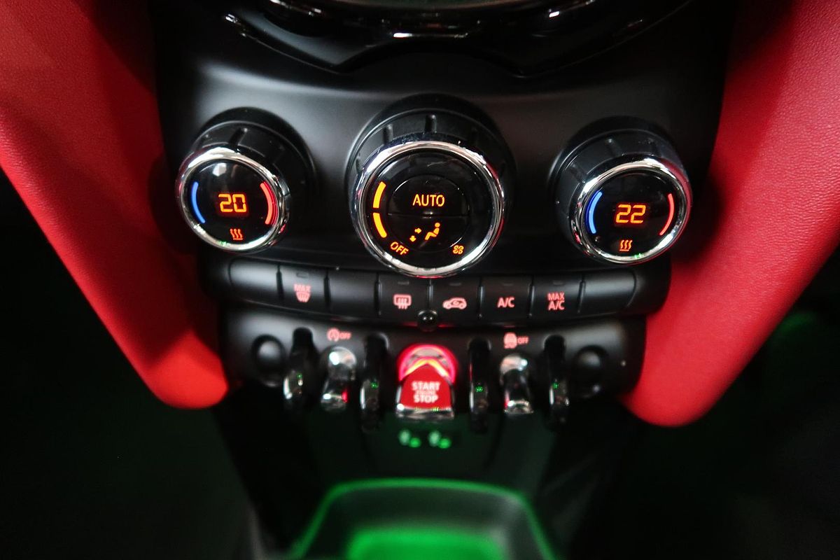 2018 MINI Hatch Cooper F55 LCI
