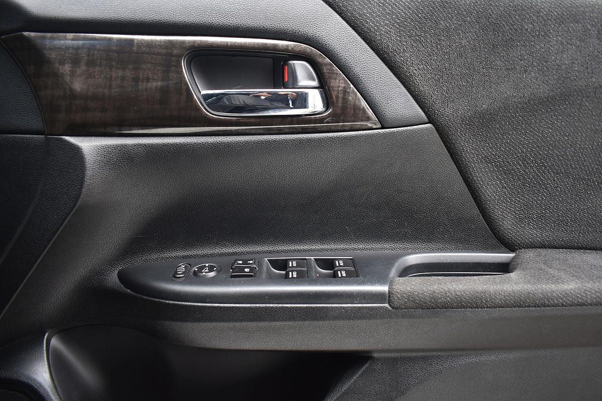 2014 Honda Accord VTi-S 9th Gen