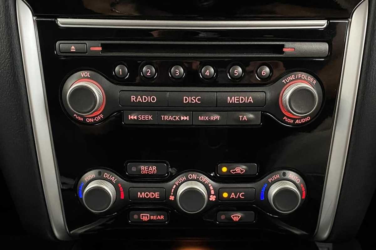 2017 Nissan PATHFINDER ST R52 Series II