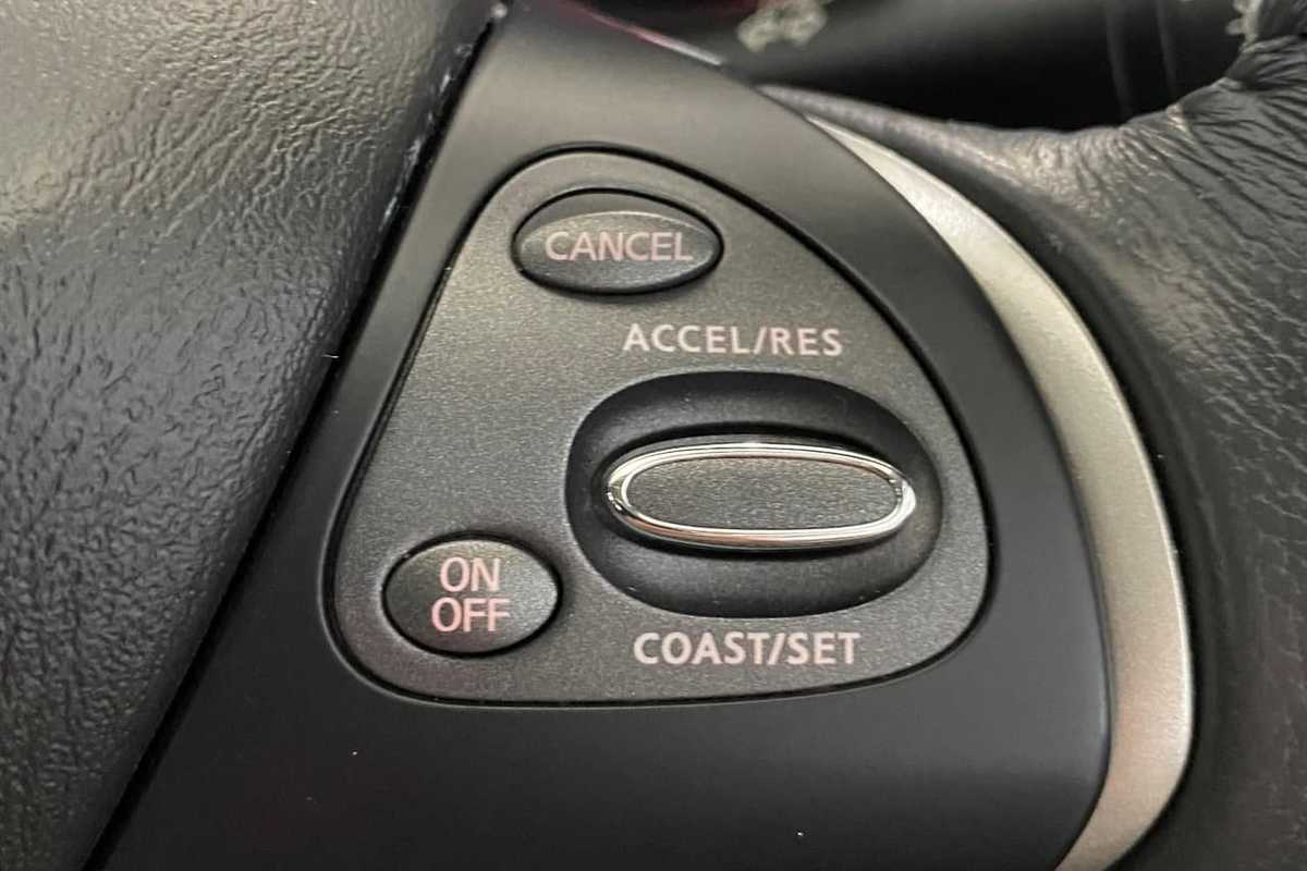 2017 Nissan PATHFINDER ST R52 Series II