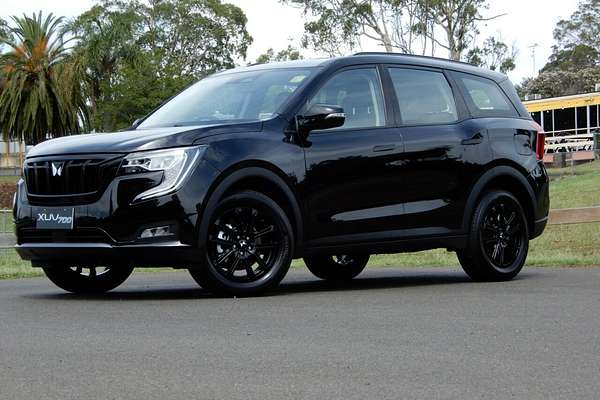 2024 Mahindra XUV700 Black Edition MY25