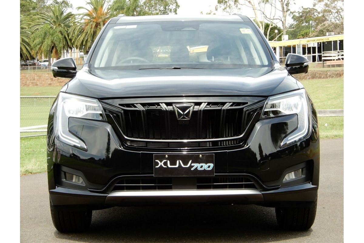 2024 Mahindra XUV700 Black Edition MY25