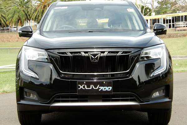 2024 Mahindra XUV700 Black Edition MY25