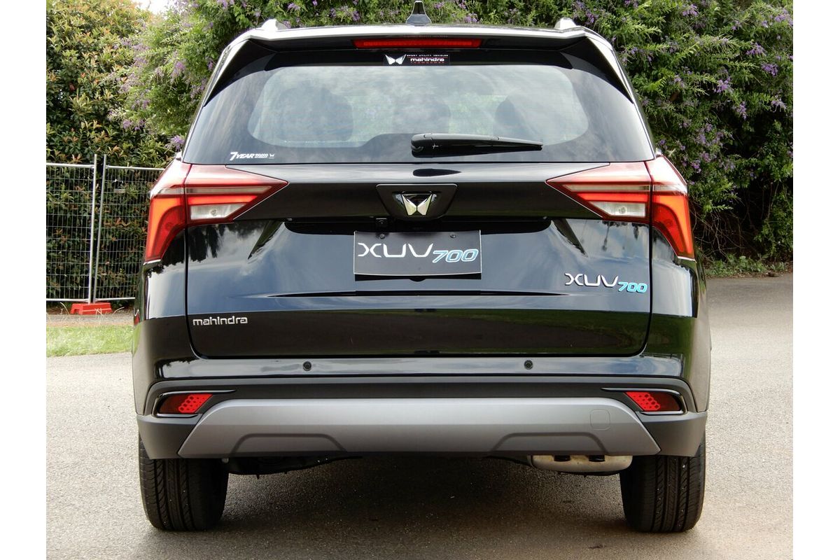 2024 Mahindra XUV700 Black Edition MY25