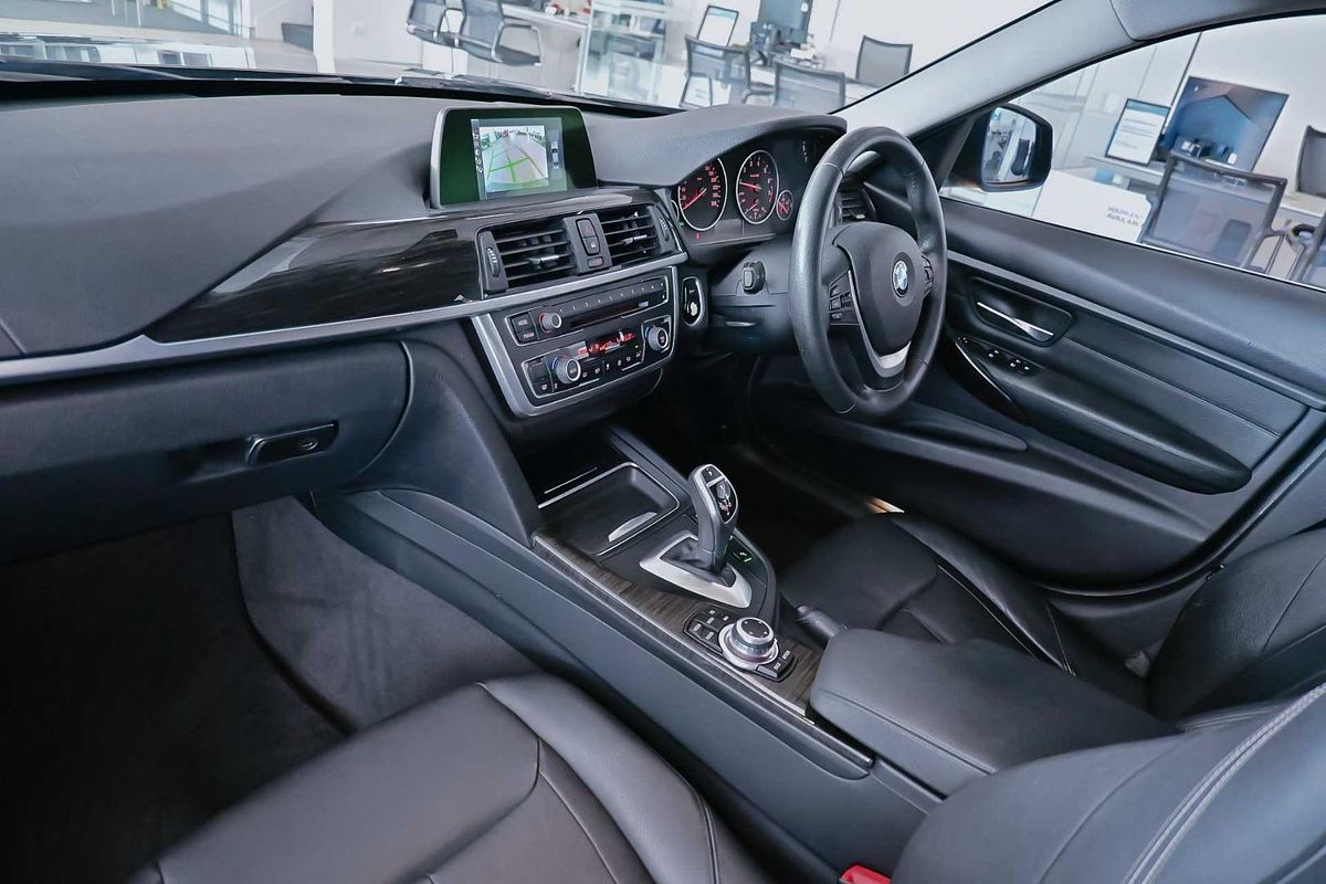 2013 BMW 3 Series 320i F30