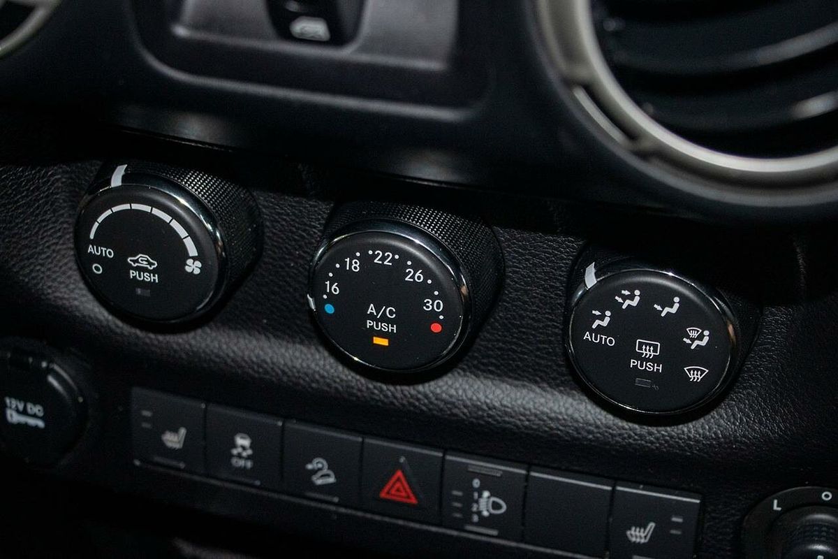 2017 Jeep Wrangler Unlimited Overland JK