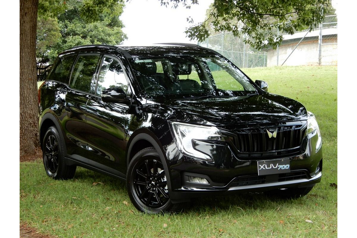 2024 Mahindra XUV700 Black Edition MY25