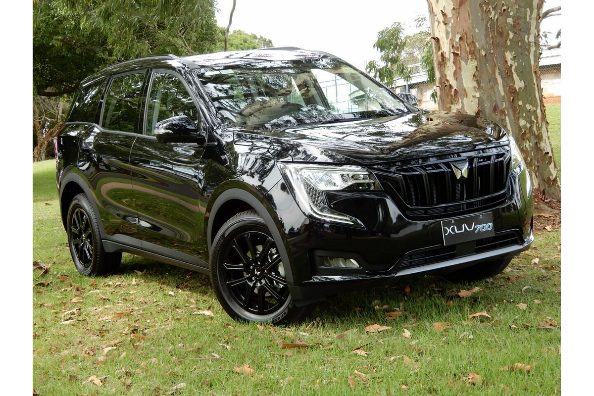 2024 Mahindra XUV700 Black Edition MY25