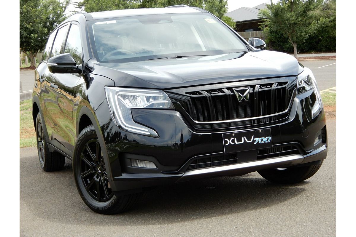2024 Mahindra XUV700 Black Edition MY25