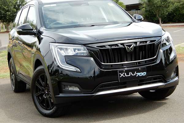 2024 Mahindra XUV700 Black Edition MY25