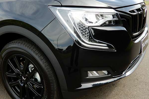 2024 Mahindra XUV700 Black Edition MY25