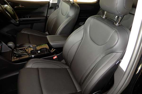 2024 Mahindra XUV700 Black Edition MY25